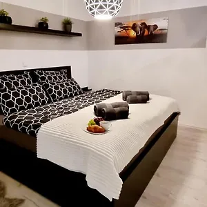  Apartment New Modern Selfcheckin Publicfreeparking Highspeed Wifi Kingsizebed
